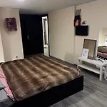 Cosy Rooftop In Center