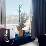 Cosy Rooftop In Center