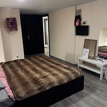 Cosy Rooftop In Center