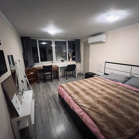 Cosy Rooftop In Center София